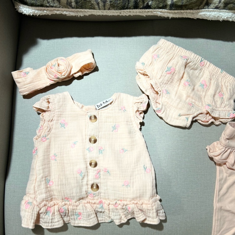 Peach Kids Accessories Set with Floral Design